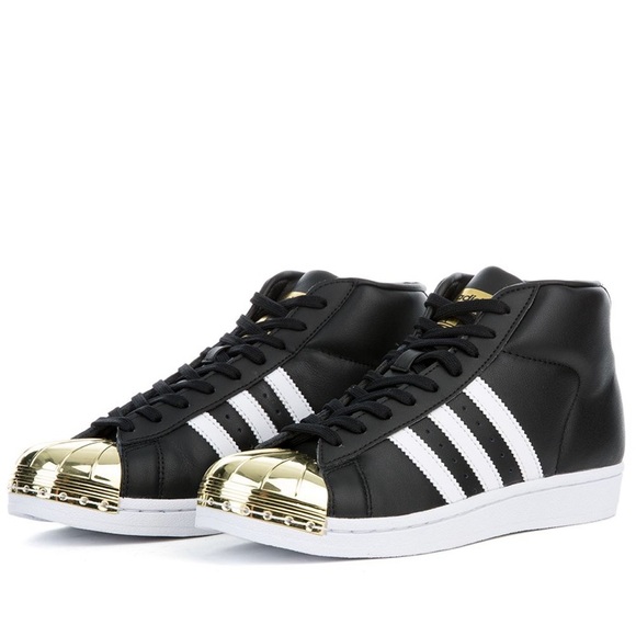Adidas Woman’s 6.5 Pro Model Sneakers Black Gold Toe Rare BB2130 Jeremy Scott - Picture 11 of 12